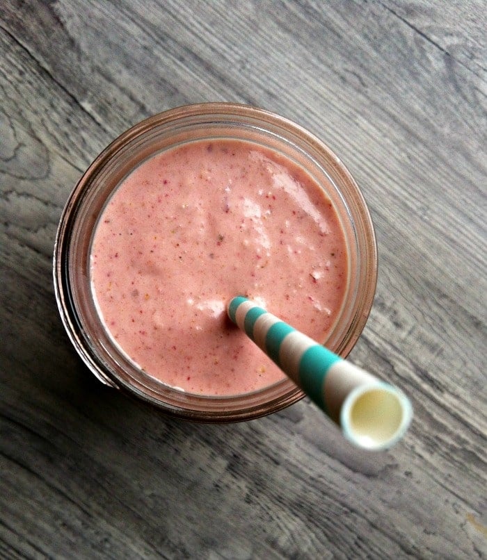 Strawberry Banana Oatmeal Breakfast Smoothie