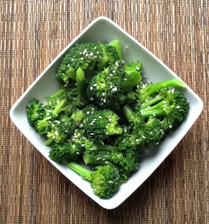Sesame Ginger Steamed Broccoli