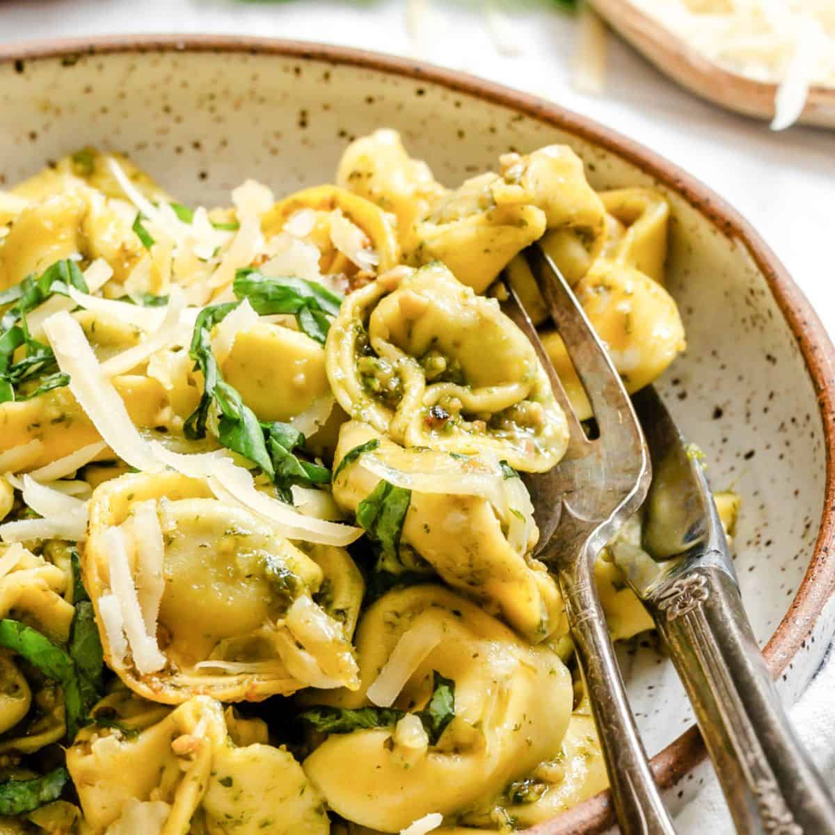 20-Minute Cheesy Pesto Tortellini Recipe