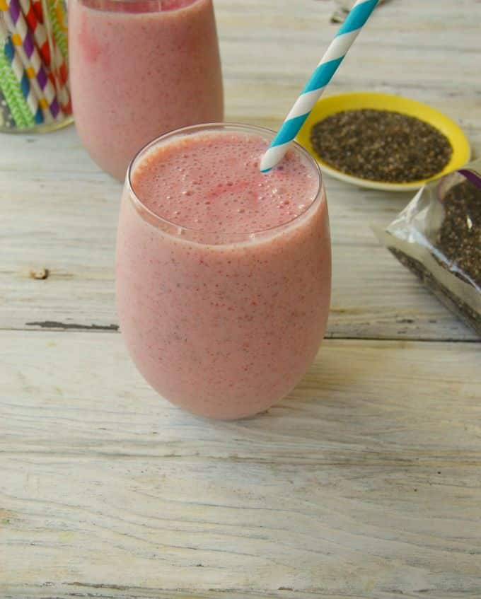 Strawberry Banana Chia Smoothie