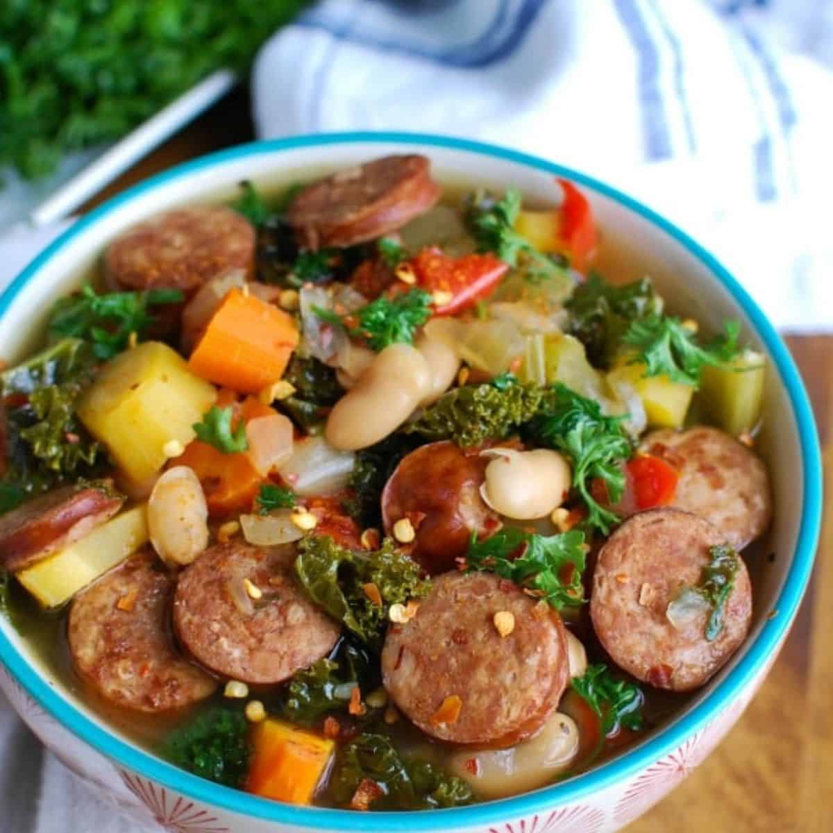 Slow Cooker Sausage Kale White Bean Soup