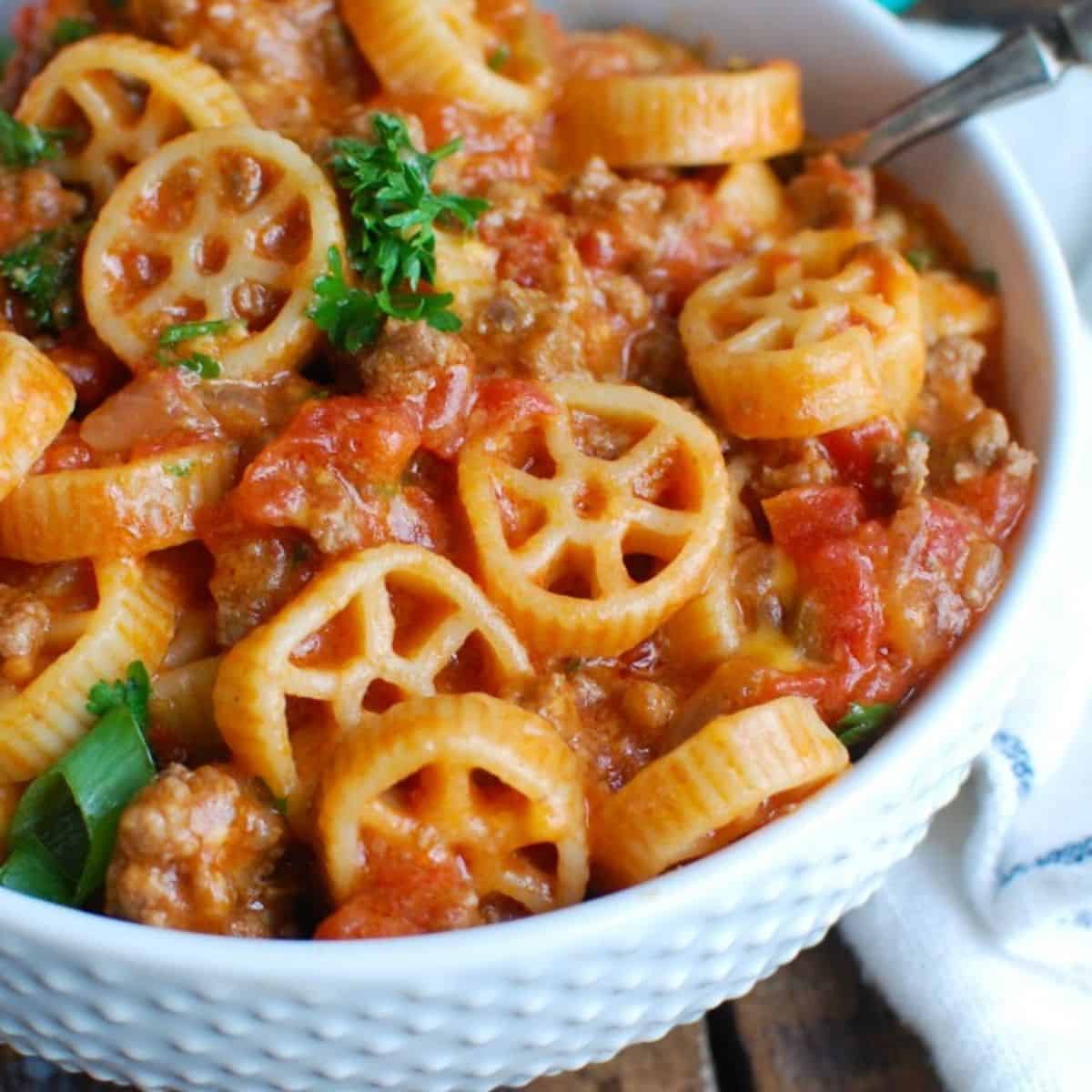 One Skillet Cheesy Hamburger Pasta