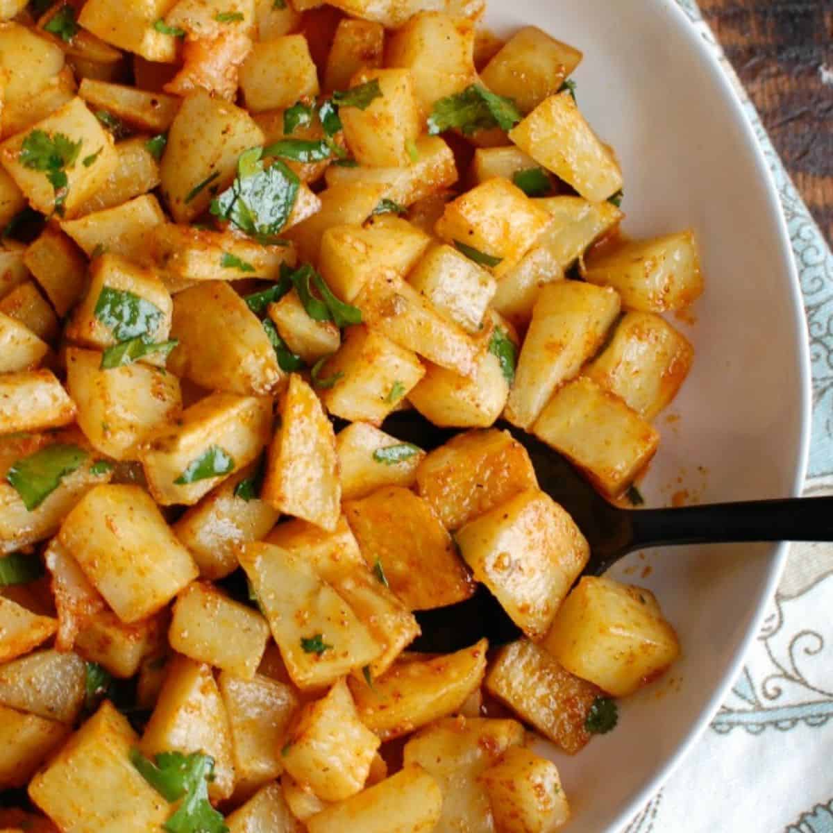 Lebanese Spicy Potatoes (Batata Harra)