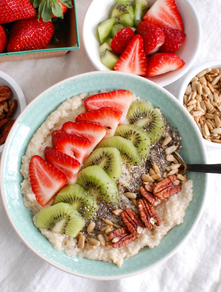 Strawberry Kiwi Chia Seed Oat Bran Bowl