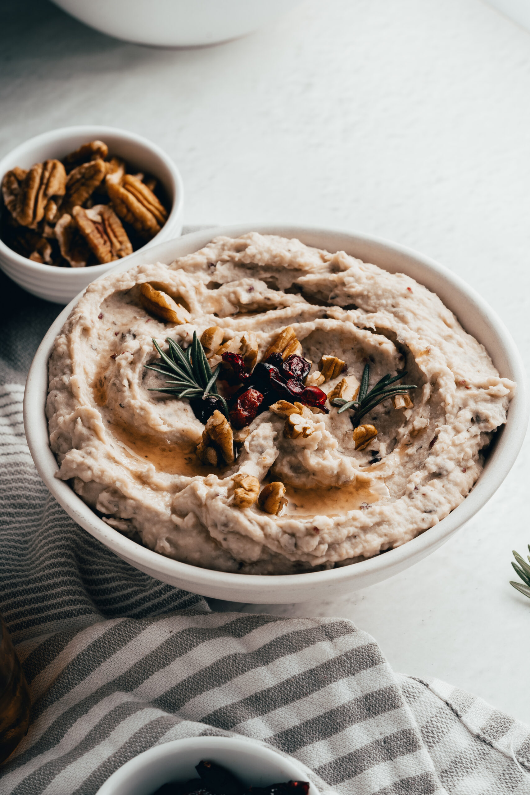 White Bean Hummus with Cranberry
