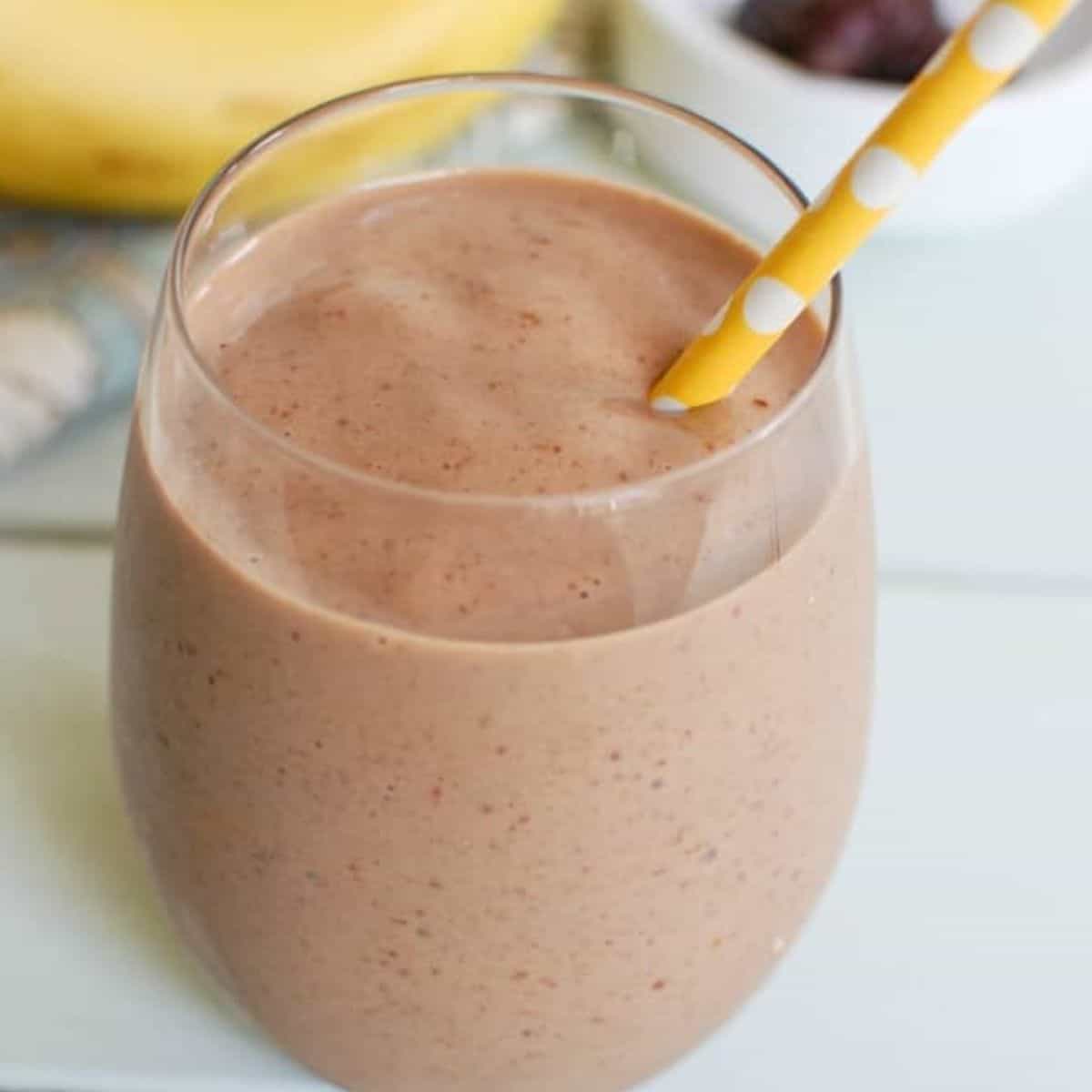 Banana Date Smoothie