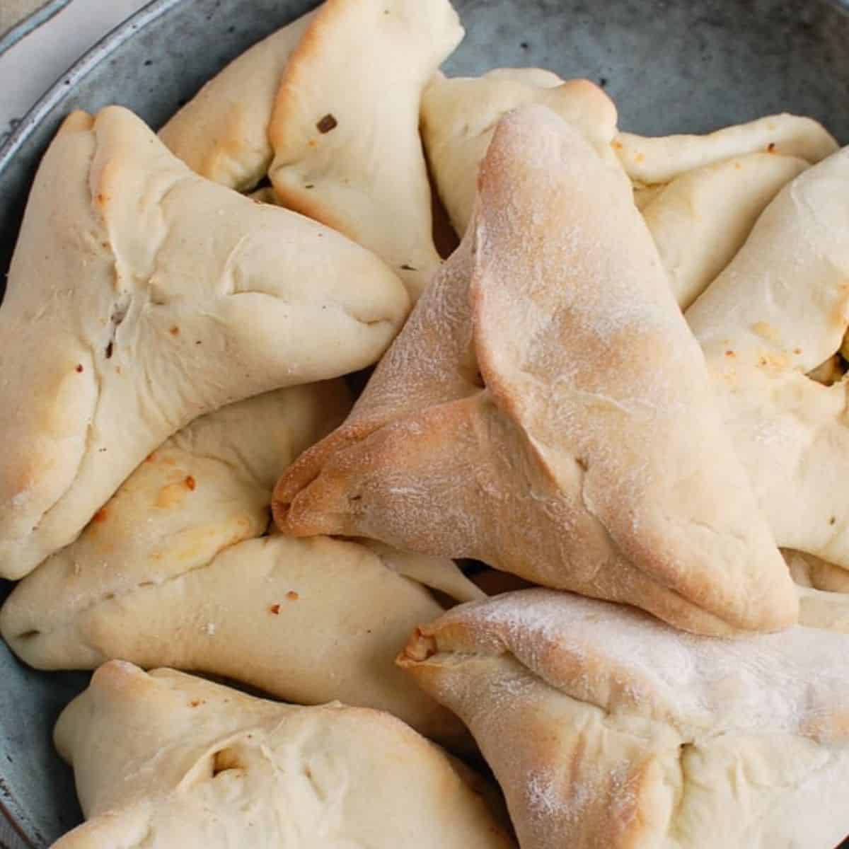 Easy Spinach Fatayer Recipe (Lebanese Spinach Pies)