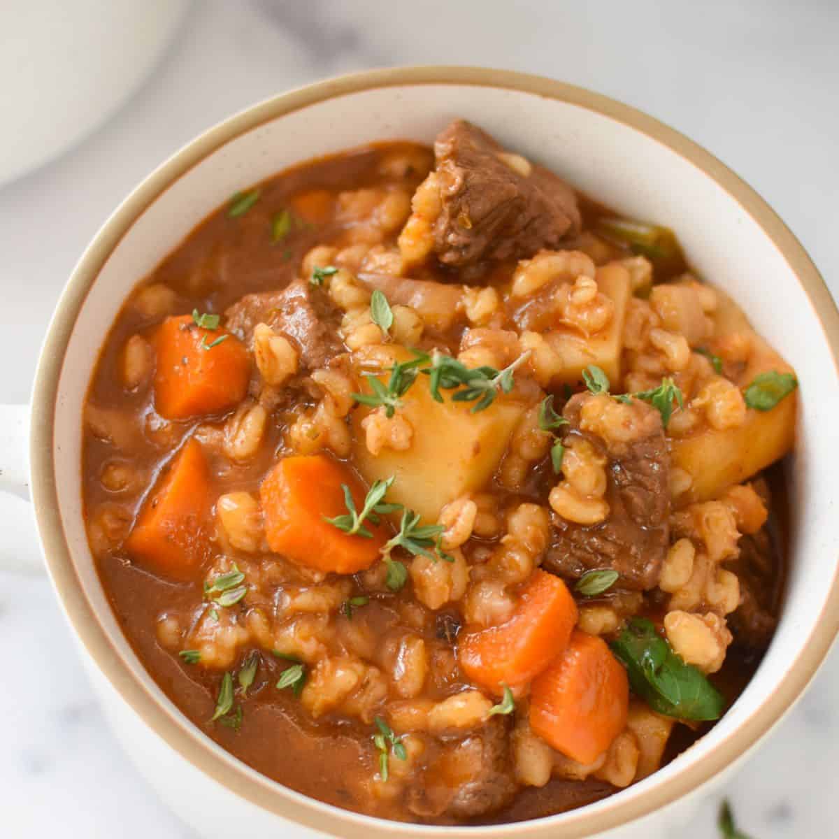 Hearty Slow Cooker Beef Barley Soup