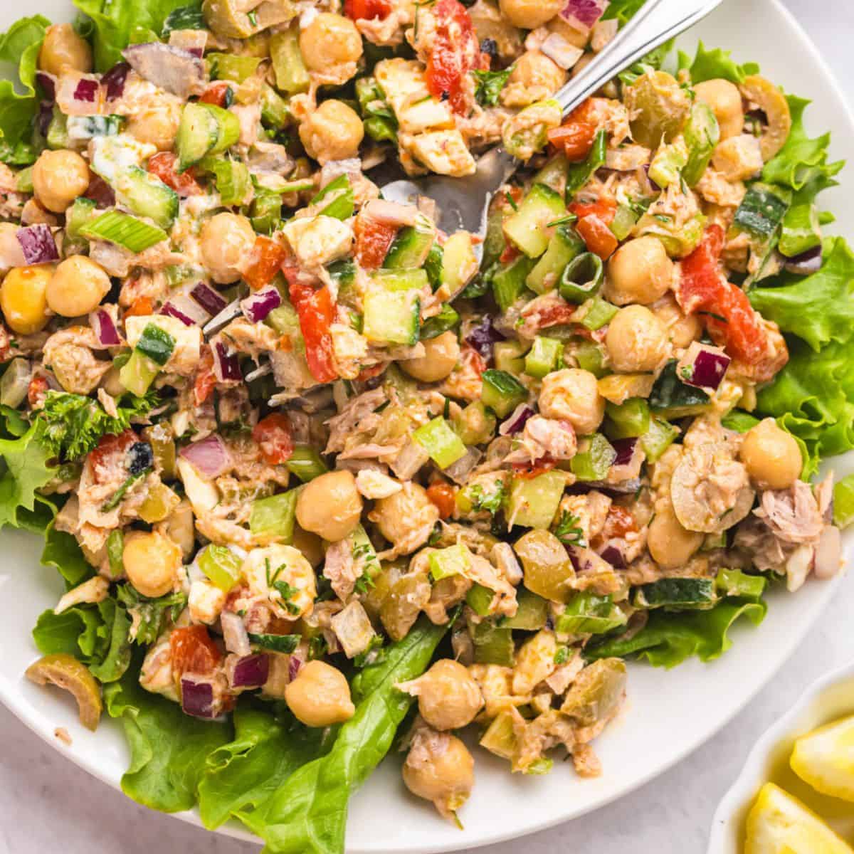 Mediterranean Tuna and Chickpea Salad