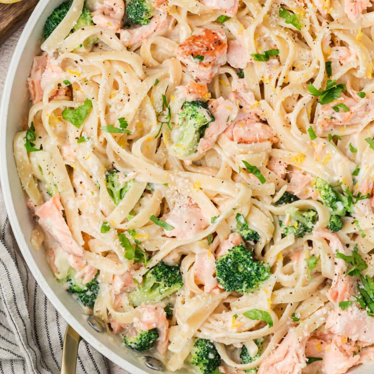 Creamy Alfredo Salmon Pasta